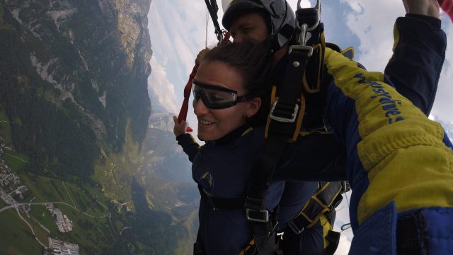 vrtenje pod padalom skok v tandemu